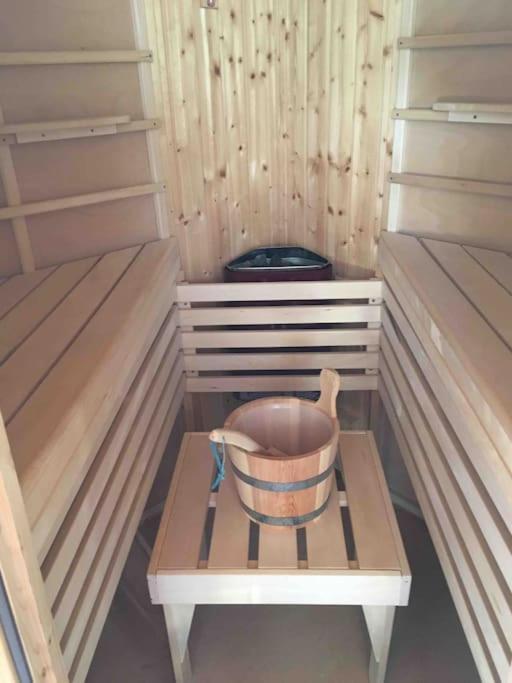 Chalet 2 Personnes Avec Jacuzzi Et Piscine Saisonniere Partagee Corcieux Exterior foto