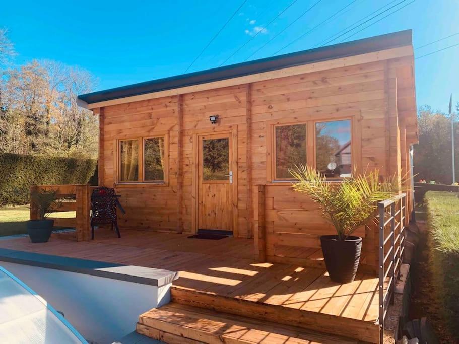 Chalet 2 Personnes Avec Jacuzzi Et Piscine Saisonniere Partagee Corcieux Exterior foto
