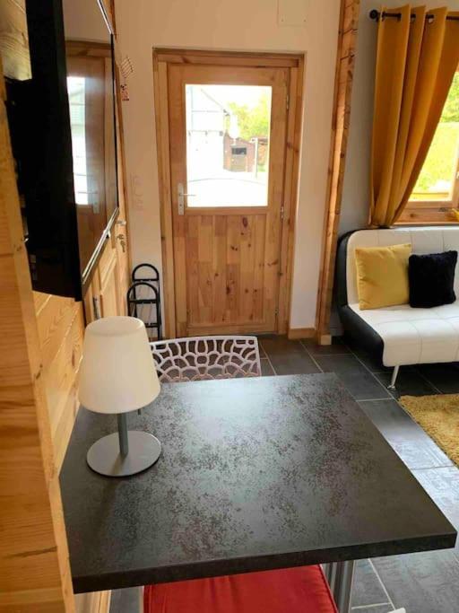 Chalet 2 Personnes Avec Jacuzzi Et Piscine Saisonniere Partagee Corcieux Exterior foto